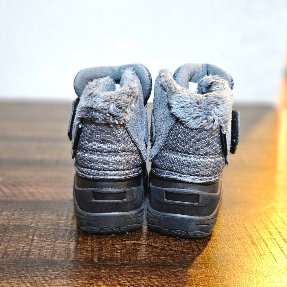 North face  boots - Picture 2 of 3